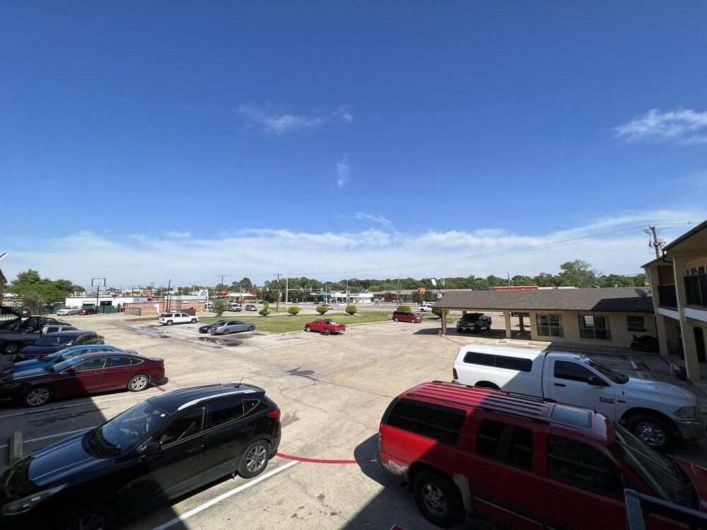 Great Western Inn & Suites photo 13