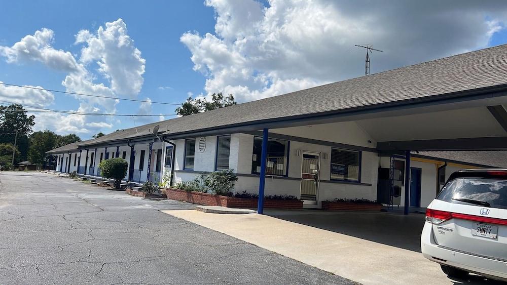 Imperial Inn — hotel in Madison