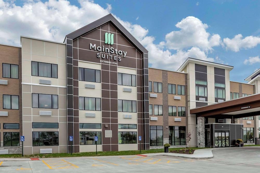 MainStay Suites Milwaukee/Franklin photo 28