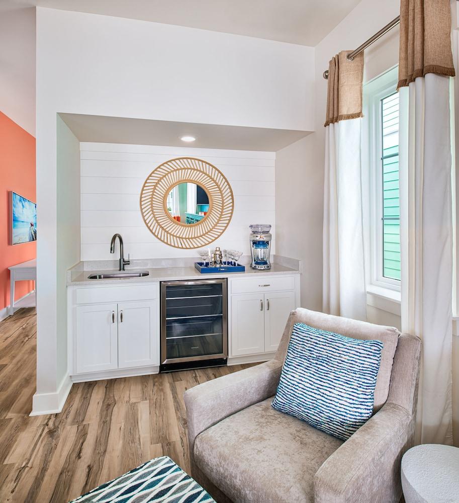 Margaritaville Beach Cottage Resort PCB photo 5