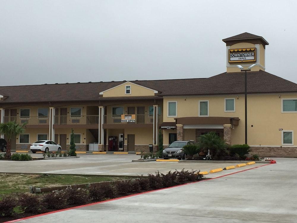 Downtowner Inns photo 38