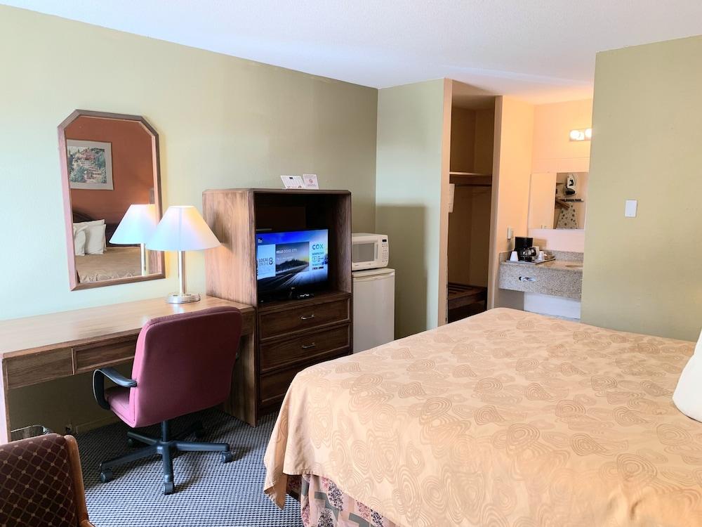 Executive Inn photo 15