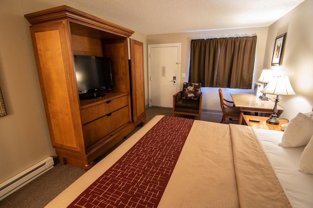 The Crow Peak Lodge photo 26