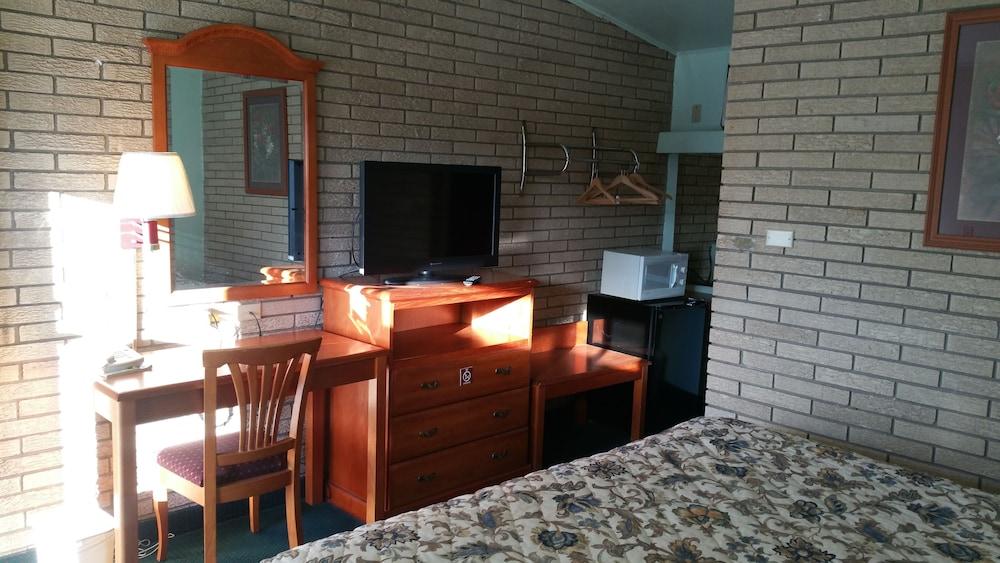 Budget Inn photo 4