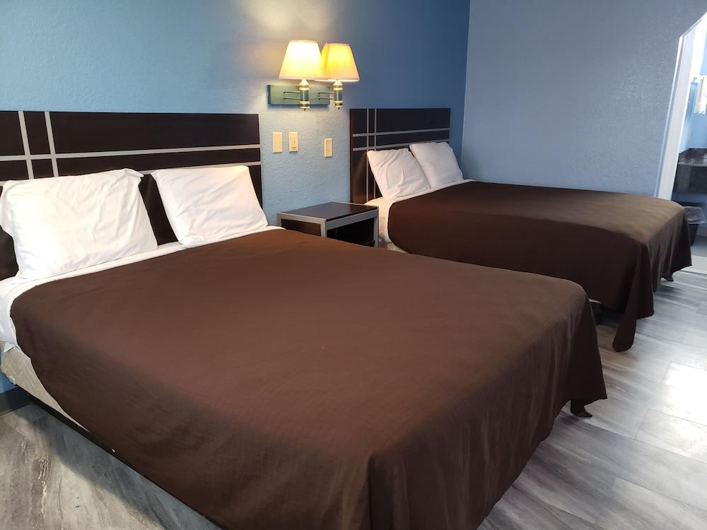 Regency Inn photo 3