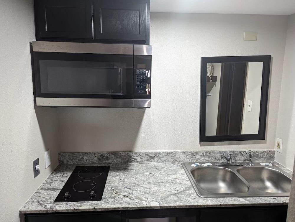 Budget Inn photo 2
