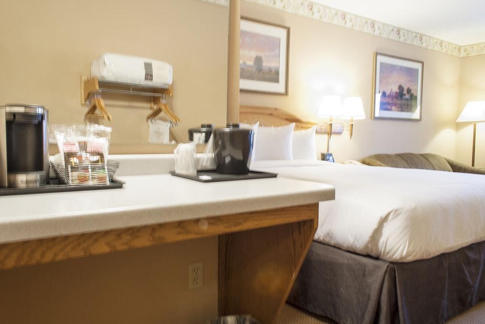 Country Inn & Suites by Radisson, Cedar Falls, IA photo 45