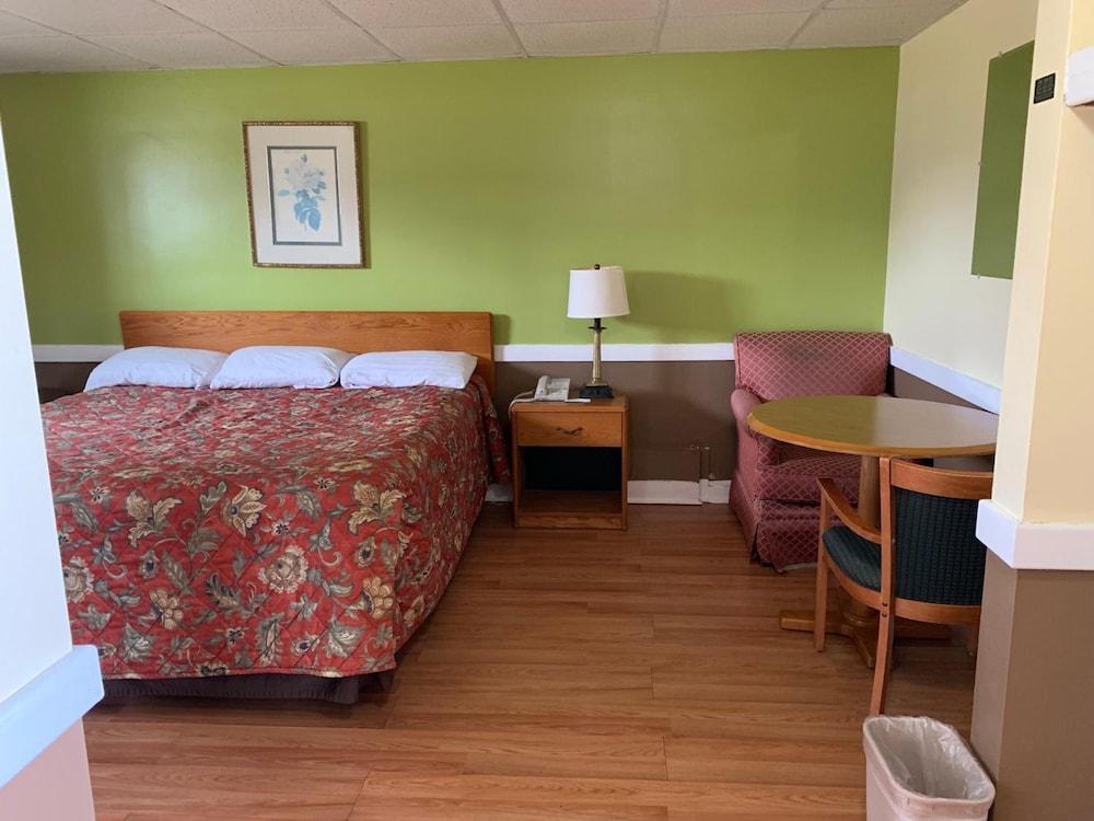 Royal Inn Motel photo 18