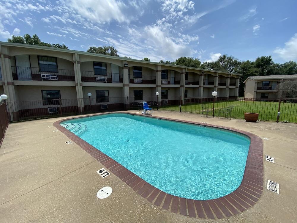 Apple Tree Inn Tyler Lindale photo 17