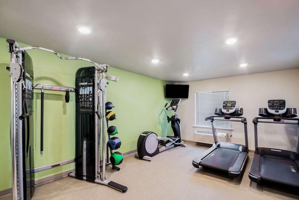 WoodSpring Suites Chicago Addison photo 19