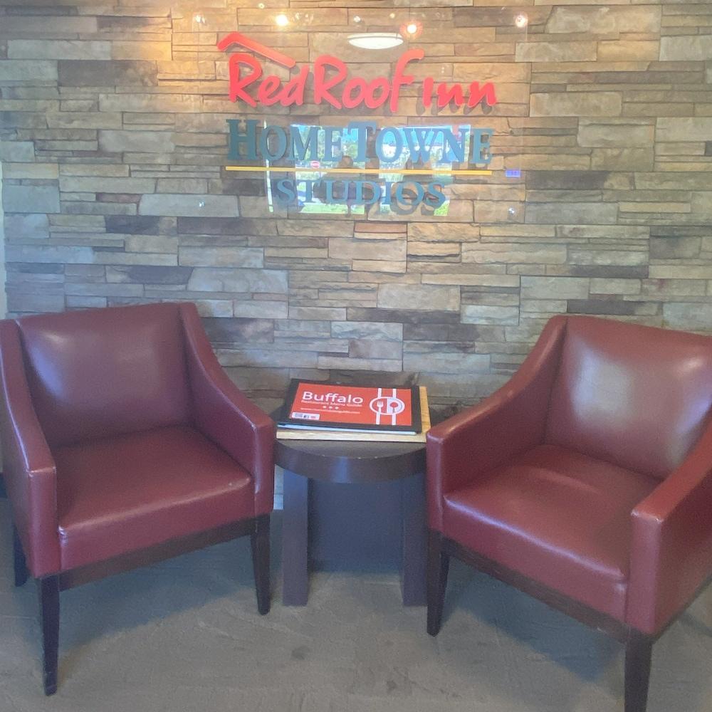 HomeTowne Studios by Red Roof Buffalo - Niagara Airport photo 2