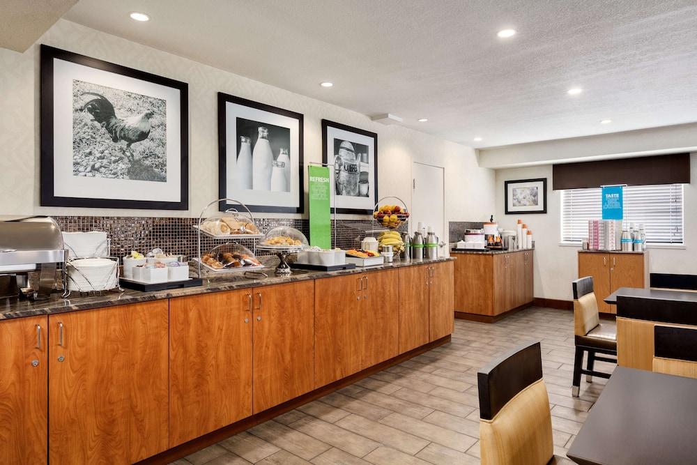 Hampton Inn Clackamas photo 33