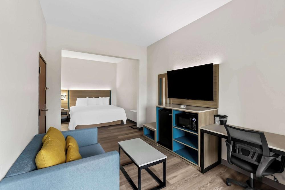 Sonesta Essential Beaumont photo 15