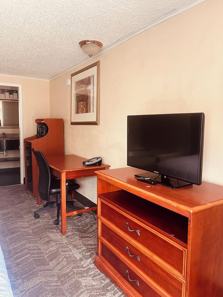 Stay-Well Inn photo 9
