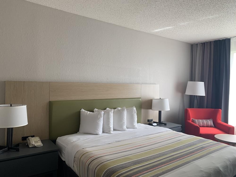 Sonesta Essential IAH Airport JFK Boulevard photo 6