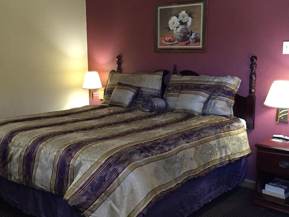 First Western Inn photo 17