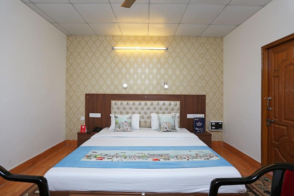 Econo Lodge Watertown photo 23