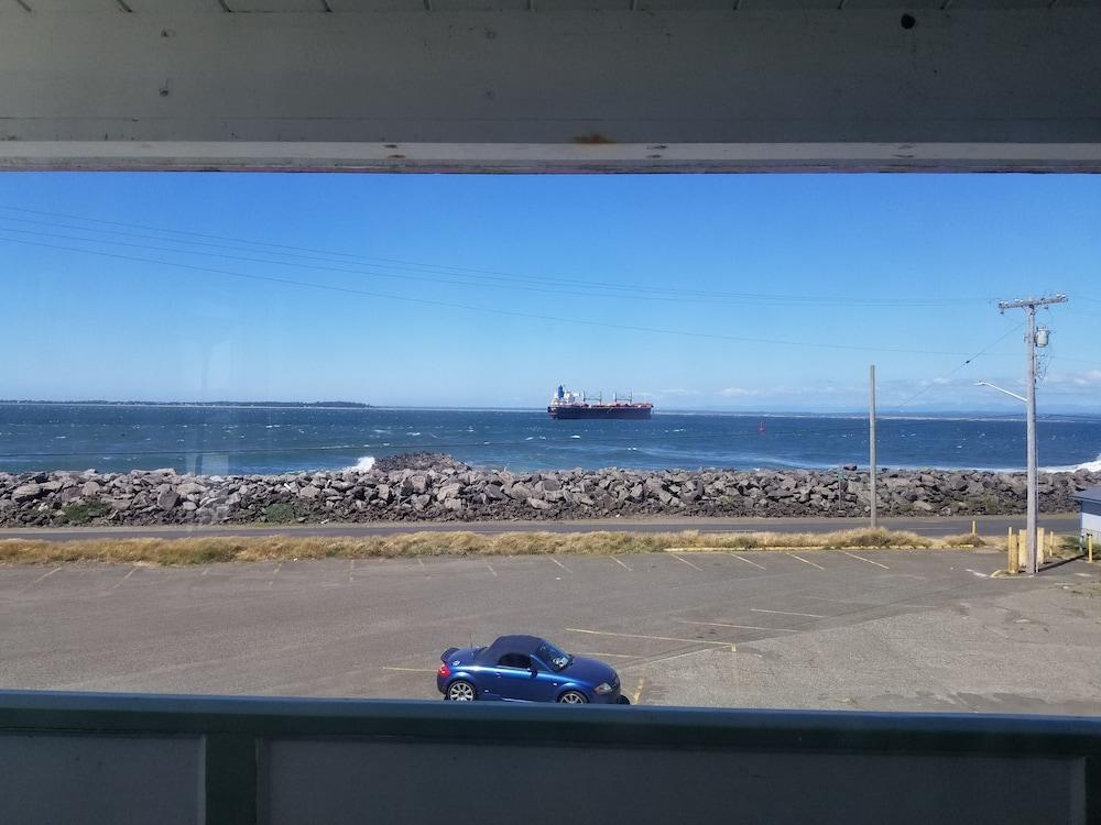 Islander Westport photo 59