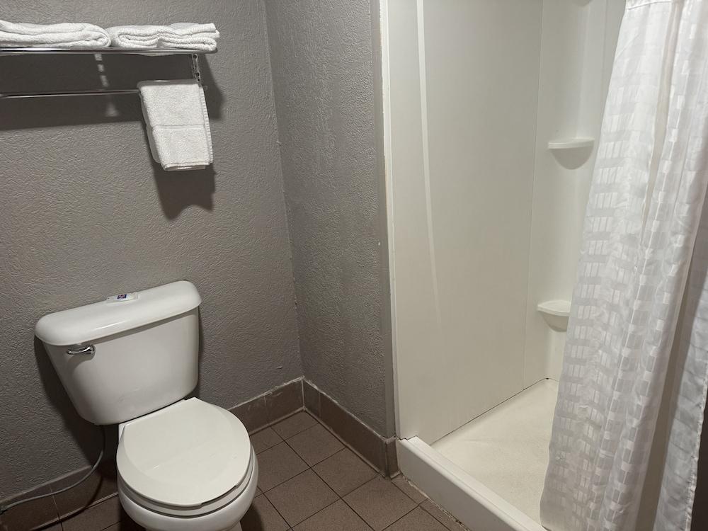 Motel 6 Savannah, GA- Gateway & I-95 photo 17