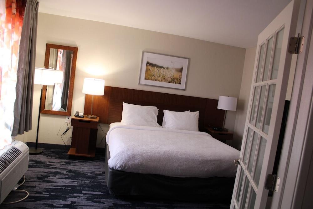 Fairfield Inn by Marriott Raleigh Airport/RTP photo 8