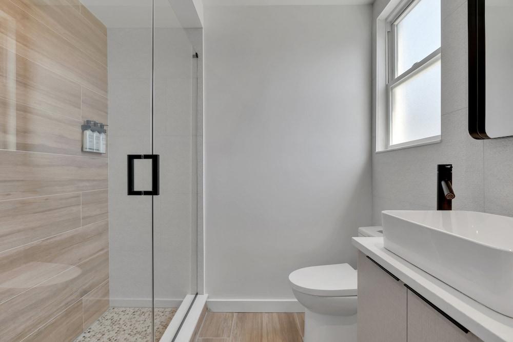 The St Laurent Social Club & Guest Rooms photo 36