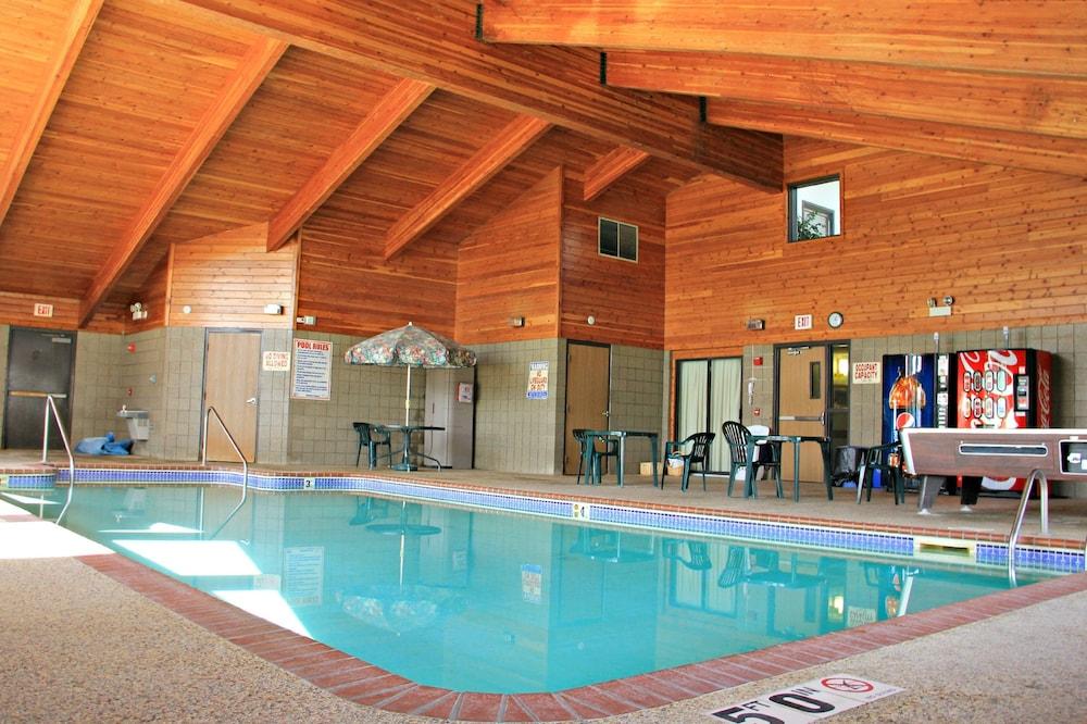 Boarders Inn & Suites by Cobblestone Hotels - Wautoma photo 22