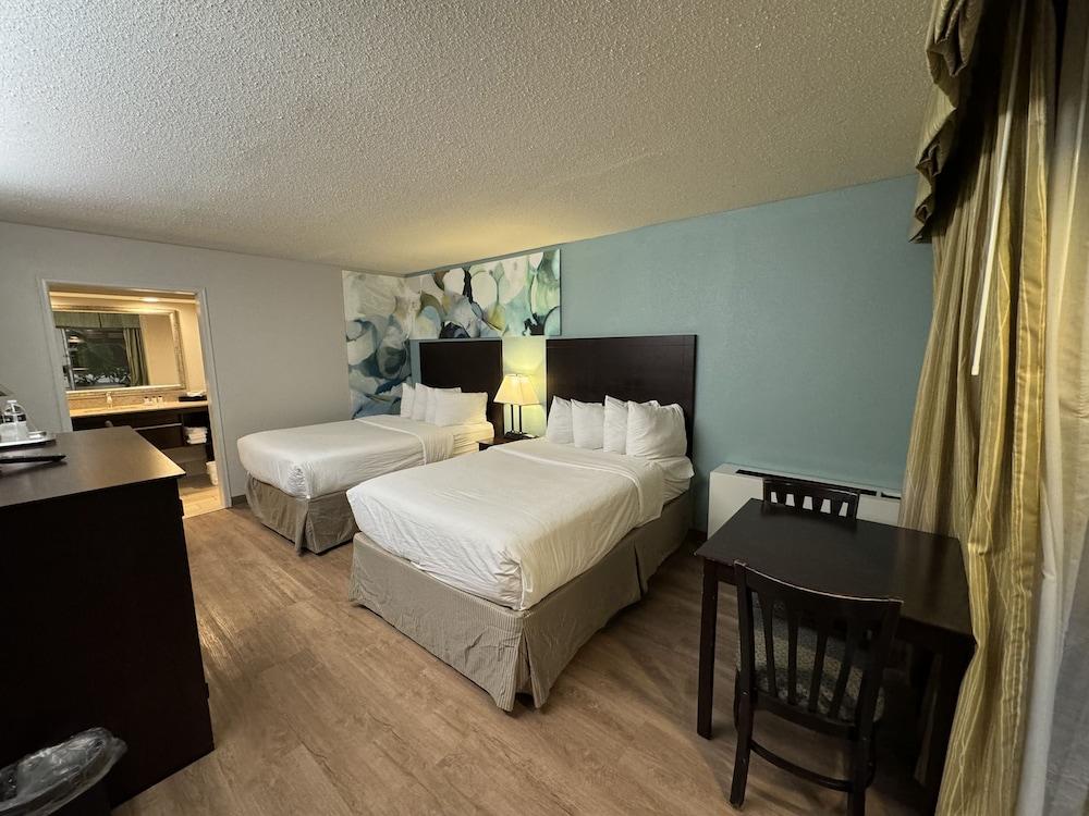 Wyndham Garden Ann Arbor photo 24