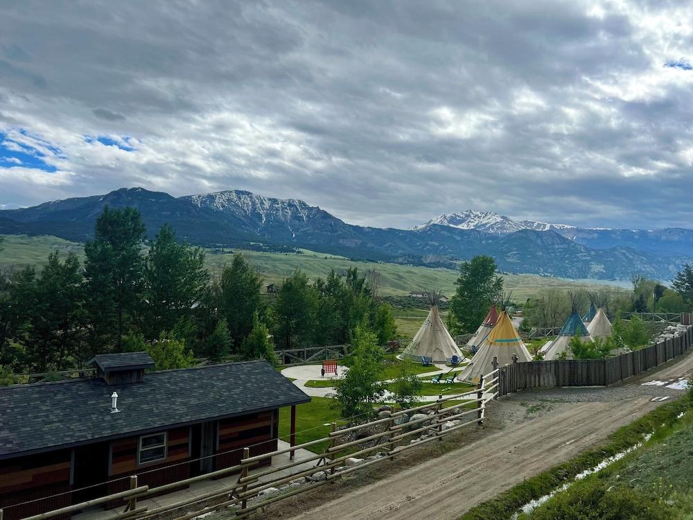 Yellowstone Tipis photo 14