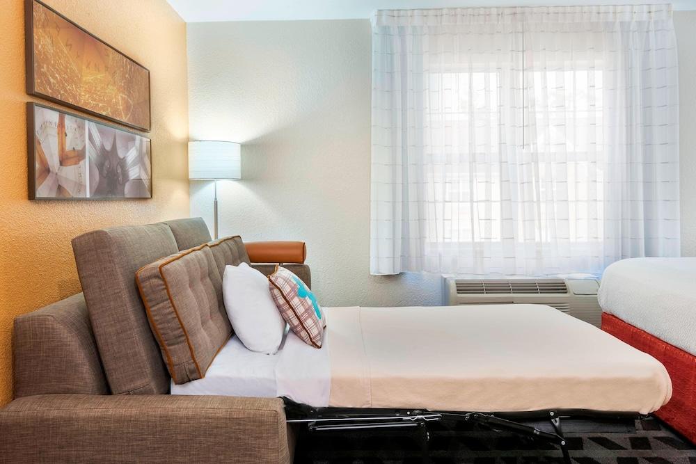 TownePlace Suites by Marriott Savannah Midtown photo 7