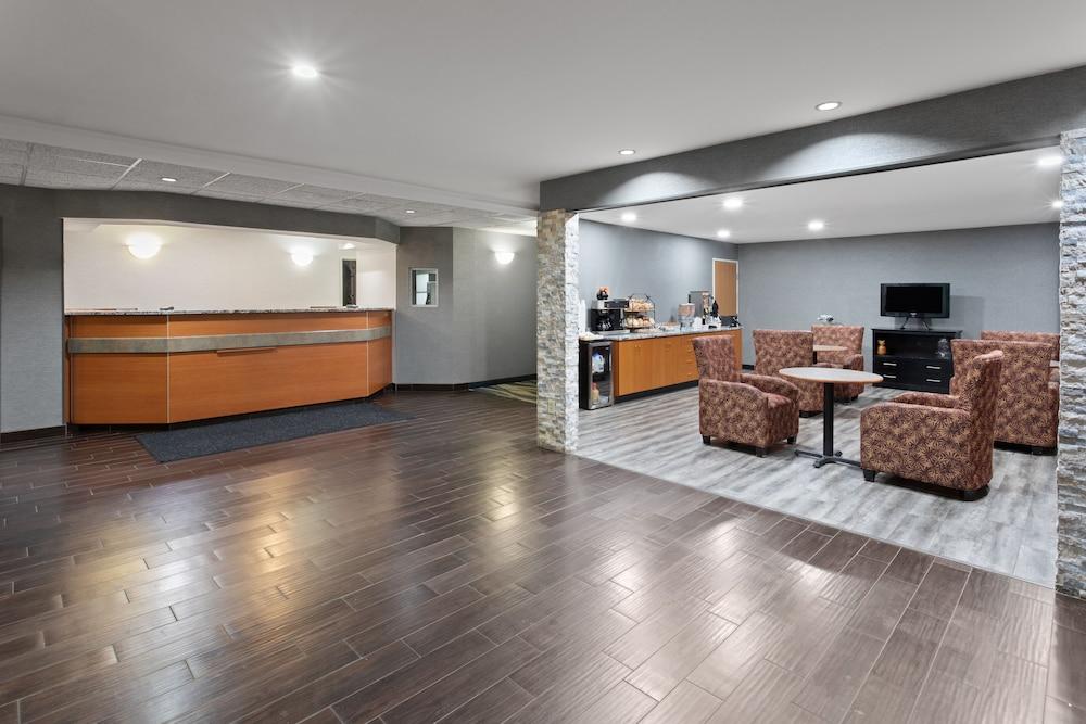 Americas Best Value Inn & Suites Racine photo 7