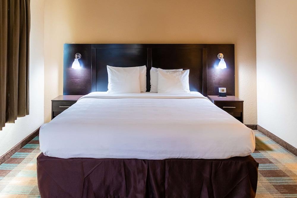 Spark by Hilton Port Wentworth Savannah photo 32