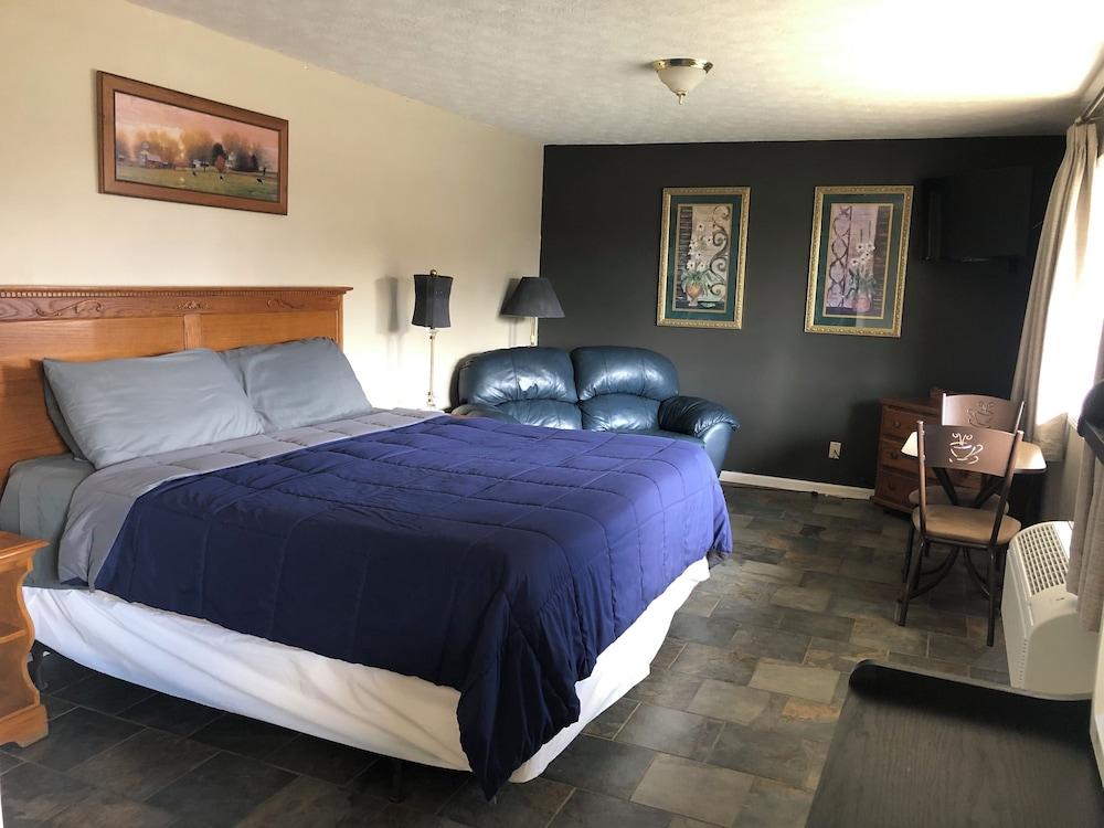 The Tompkinsville Inn photo 18