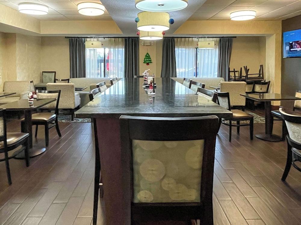 Comfort Inn Darien - North Brunswick photo 33