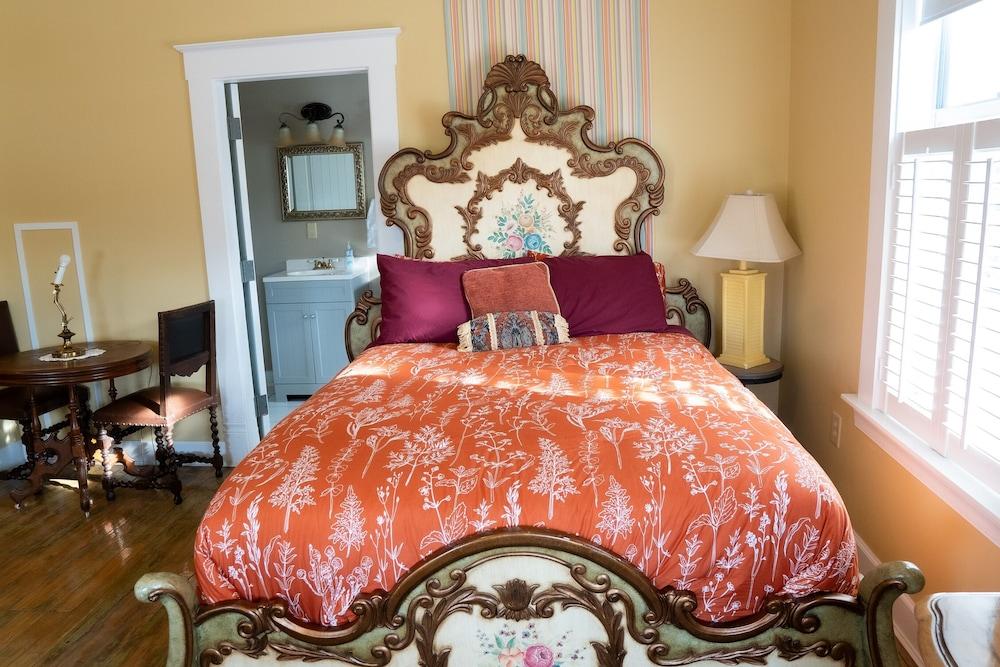 Oak Tree Hotel photo 77