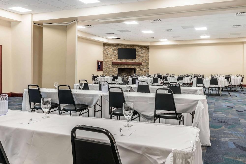 Clarion Inn Belle Vernon photo 33