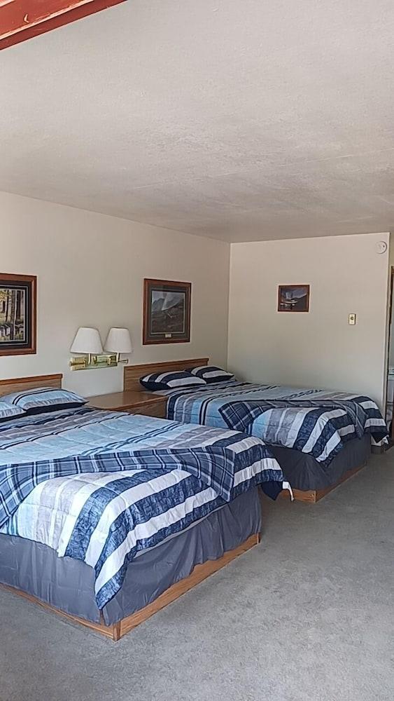 DB Botique and Cabins photo 14