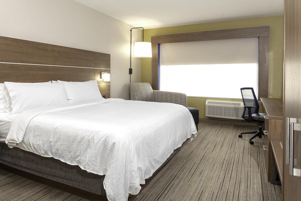 Holiday Inn Express & Suites Phoenix East - Gilbert by IHG photo 3