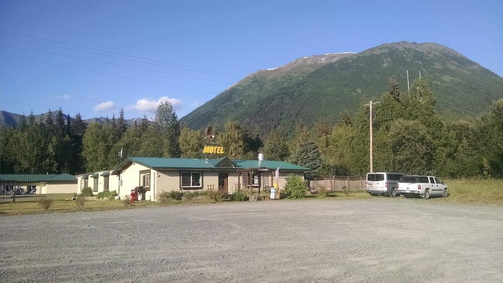 Bird Creek Motel photo 27