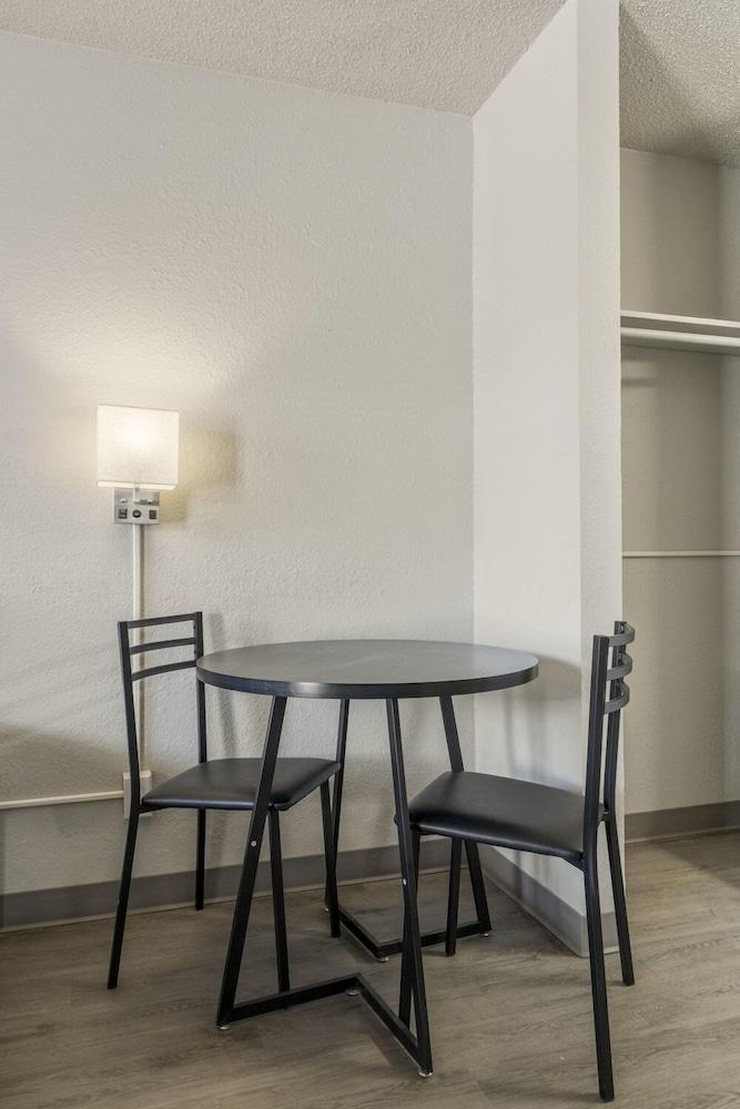 LTA Suites Brookside photo 7