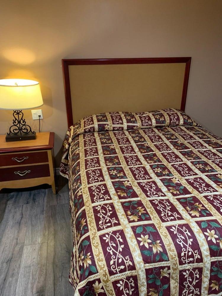 Budget Inn San Gabriel photo 25
