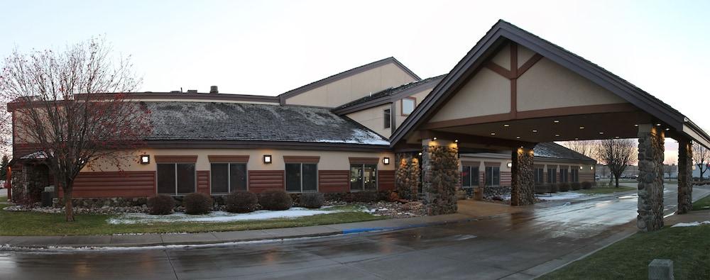 C'mon Inn Hotel & Suites photo 37
