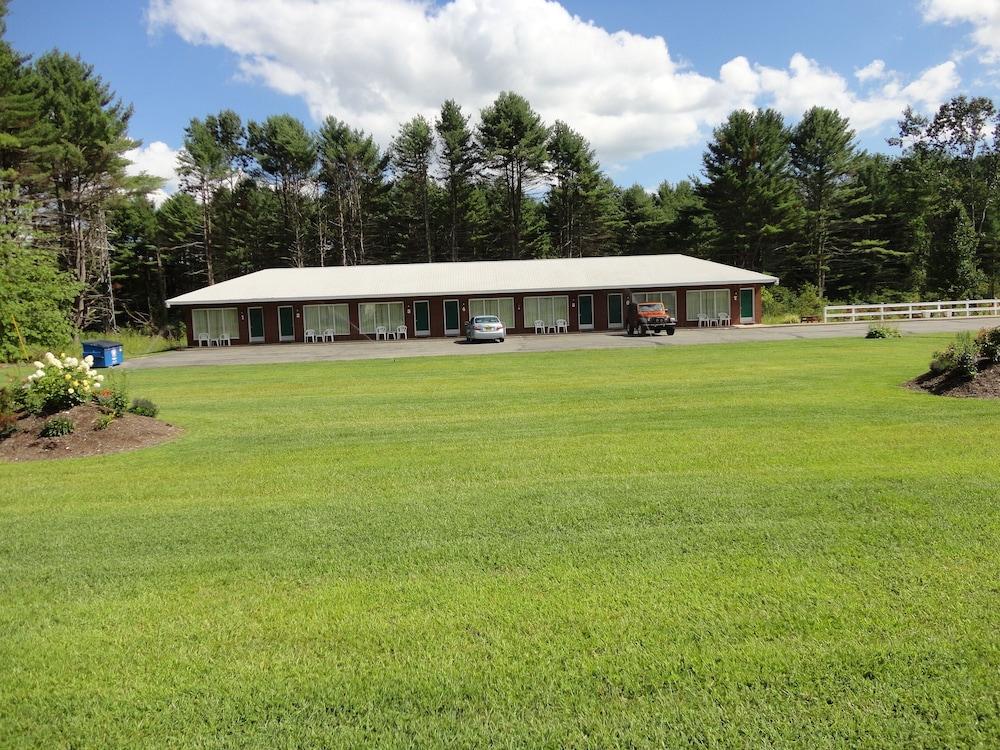 Sara Glen Motel photo 45