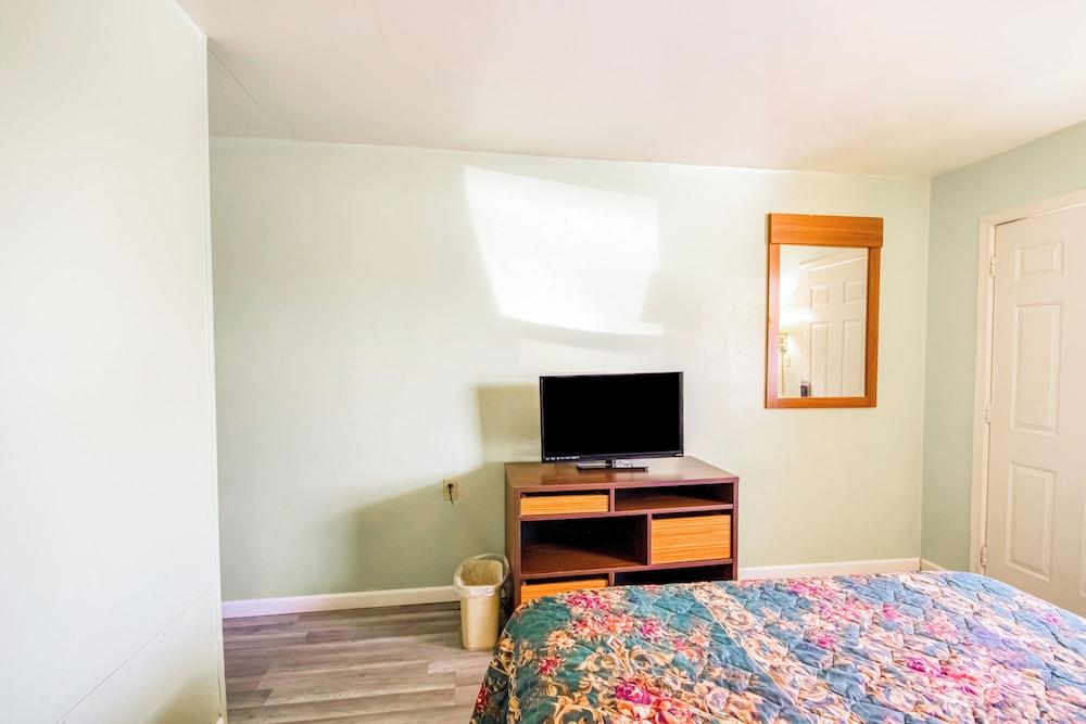 OYO Travelier Motel photo 94