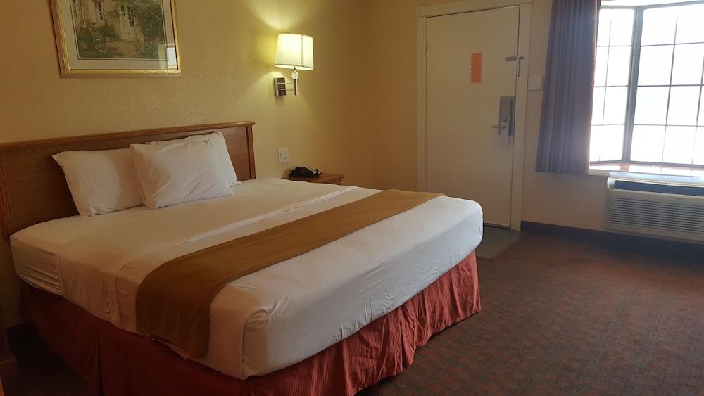 Stadium Motel photo 11