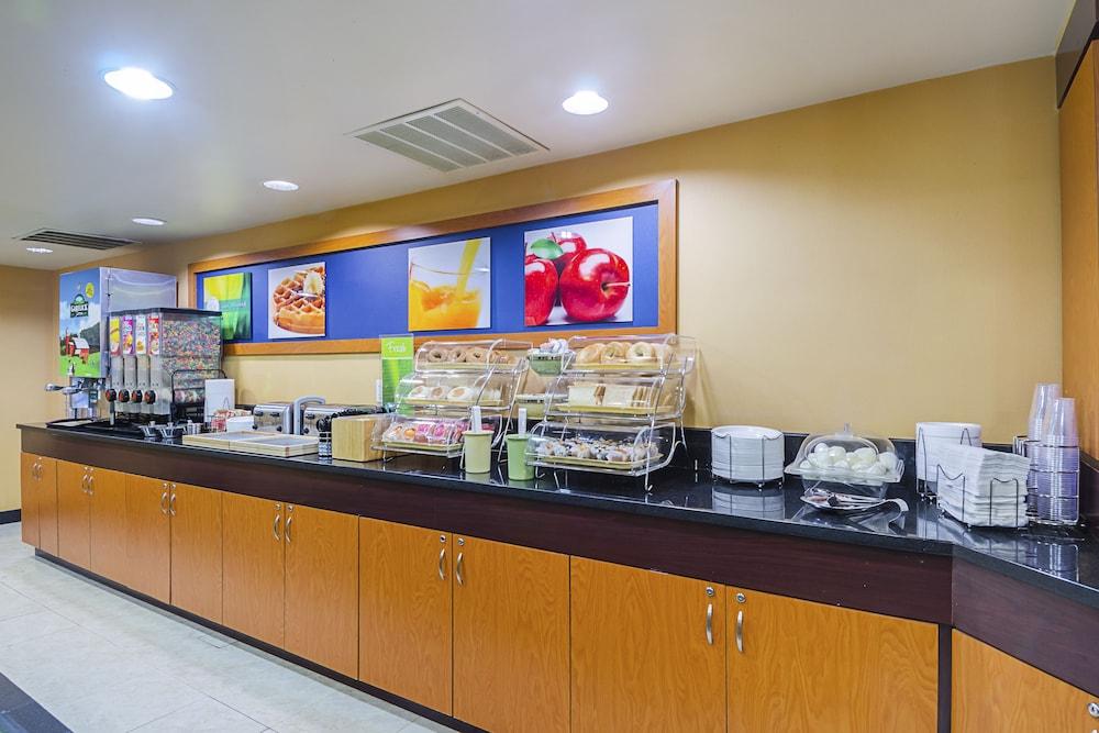 Quality Inn Boston - Revere photo 8
