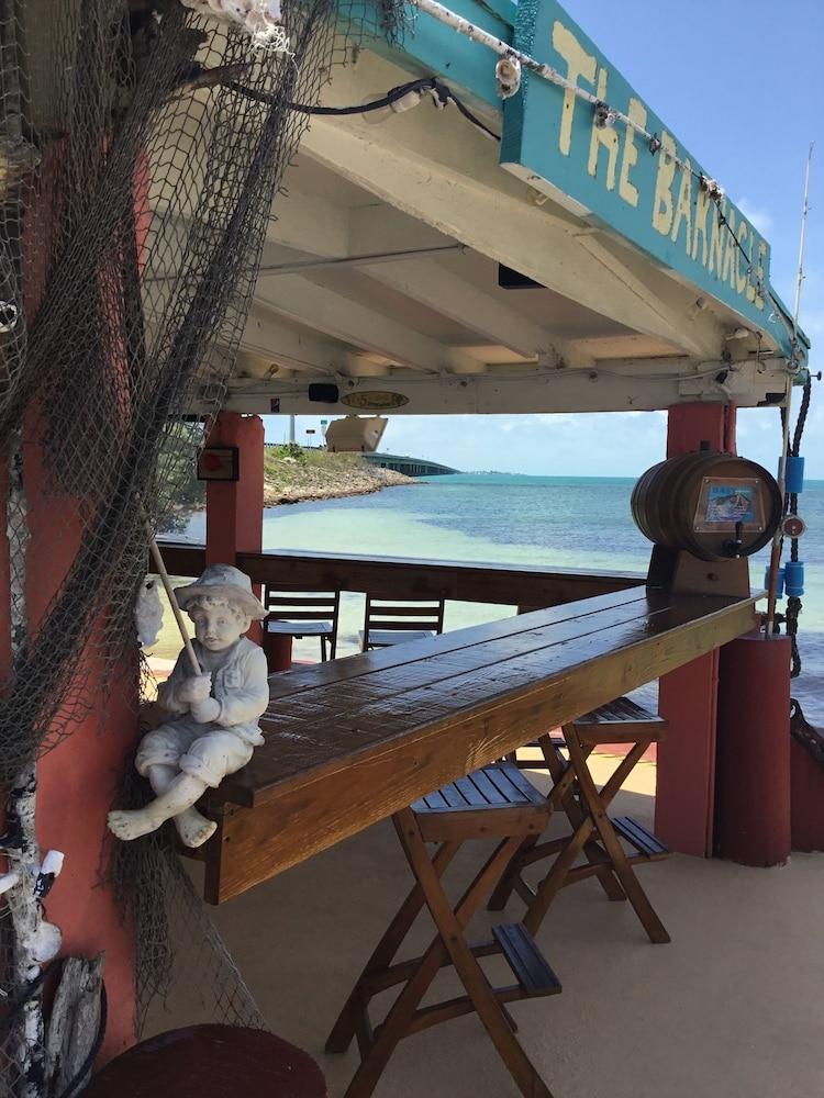 Edgewater Lodge photo 76