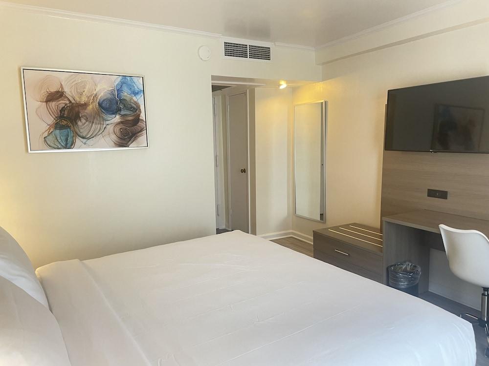 Garden Inn & Suites photo 26