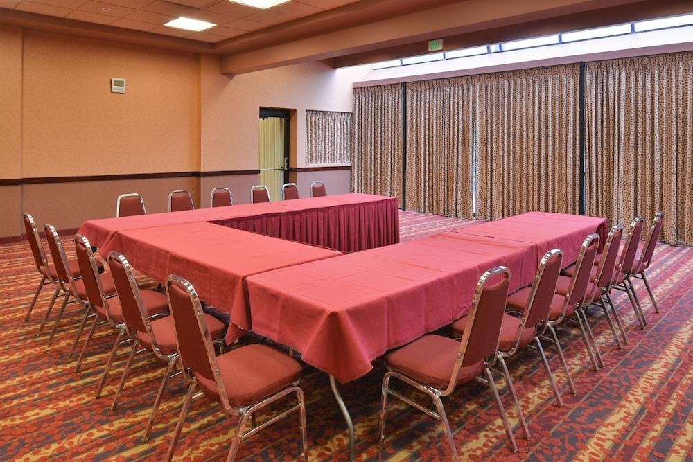 Best Western Plus Downtown Tacoma photo 59
