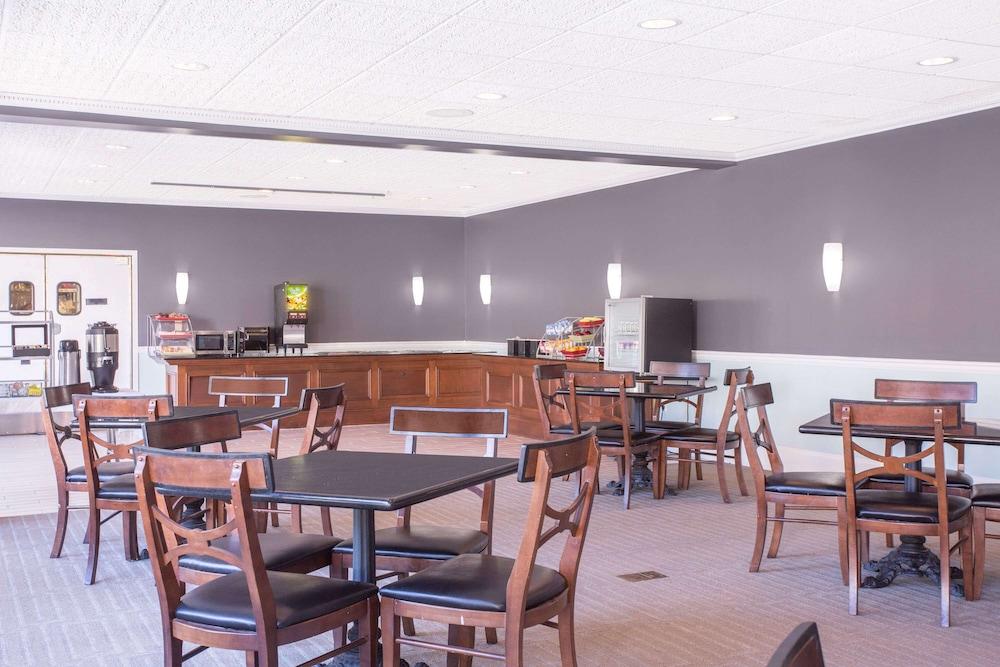 Hawthorn Extended Stay by Wyndham Conyers photo 10