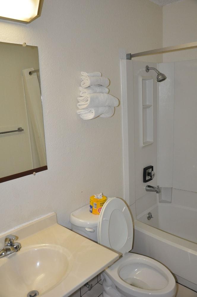 Heritage Inn photo 7